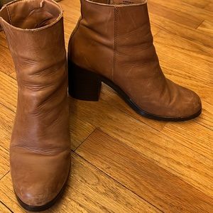 Gap brown booties